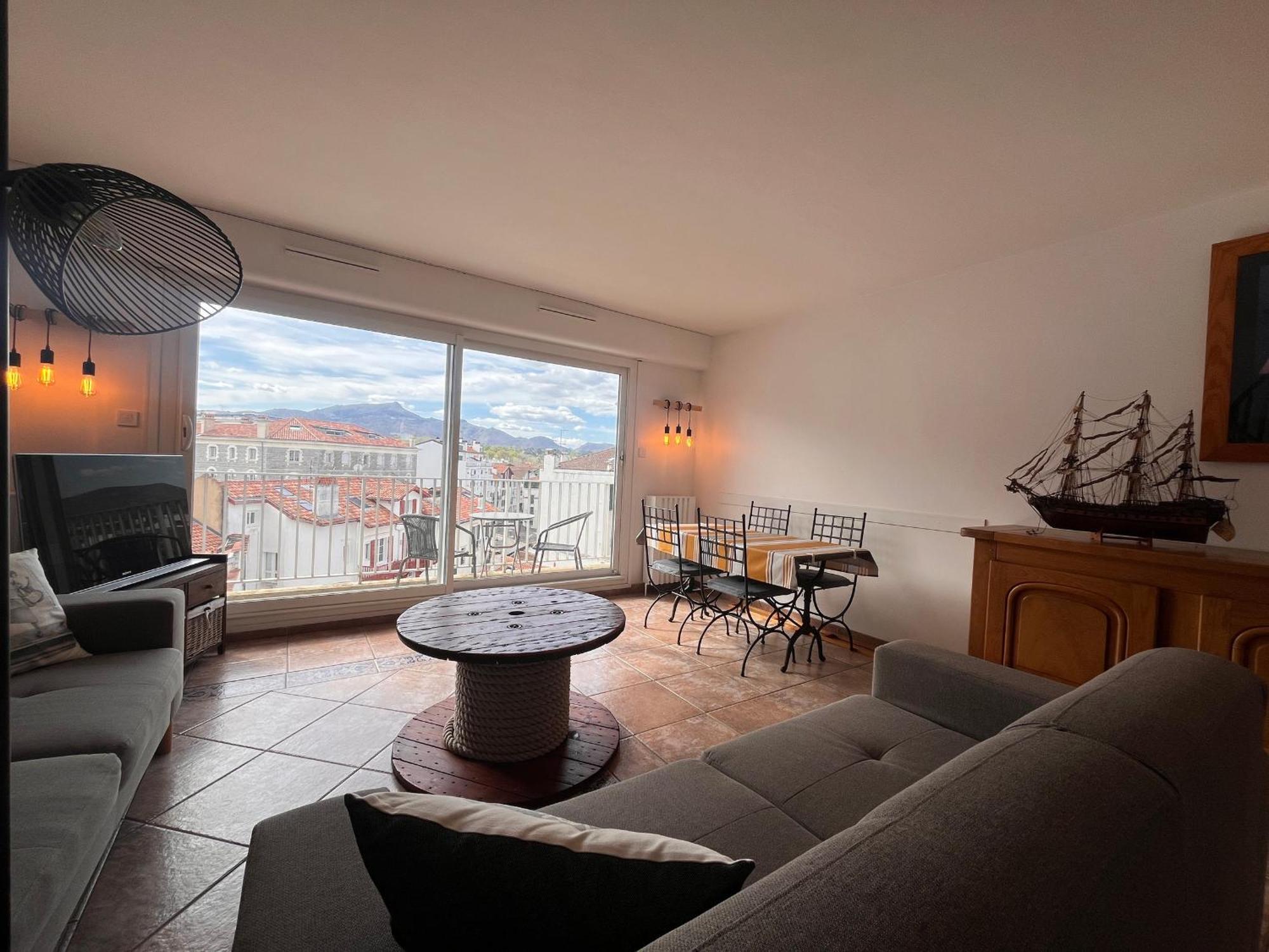 Coeur De Saint-Jean-De-Luz : Appartement Lumineux Avec Balcon, Proche Plage Et Commerces - Fr-1-239-1079 Luaran gambar